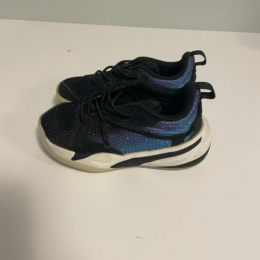 PUMA Super‎ Mario Galaxy Boy Size 6 US Dreamer Nintendo EUC